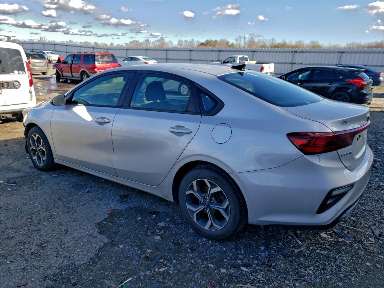 2021 KIA FORTE FE photo 2