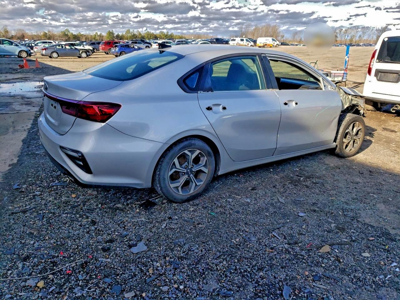 2021 KIA FORTE FE photo 3