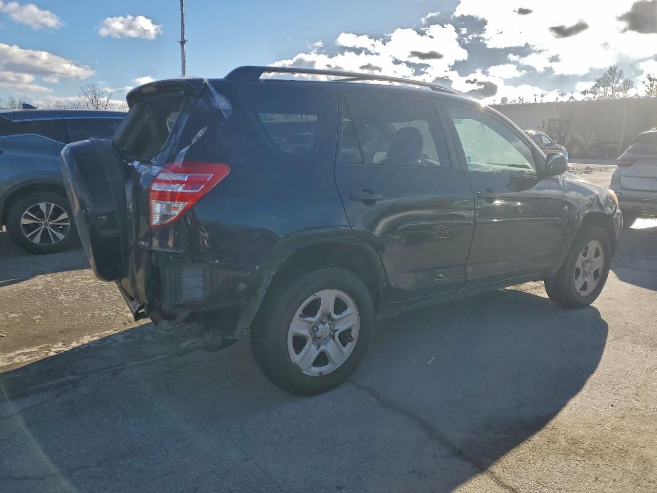 2011 TOYOTA RAV4 photo 3