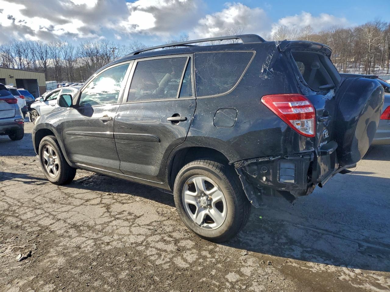 2011 TOYOTA RAV4 photo 2