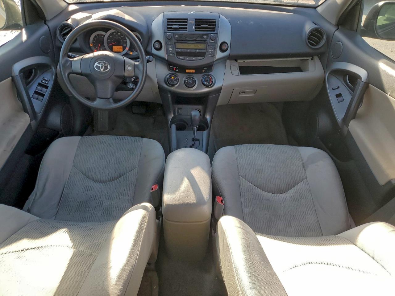 2011 TOYOTA RAV4 photo 8