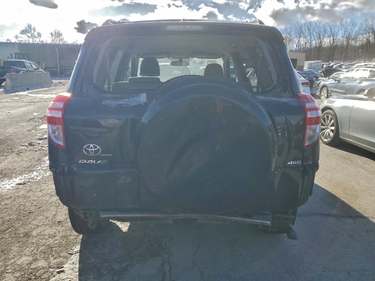 2011 TOYOTA RAV4 photo 6
