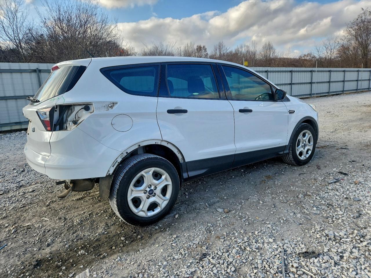 2017 FORD ESCAPE S photo 3