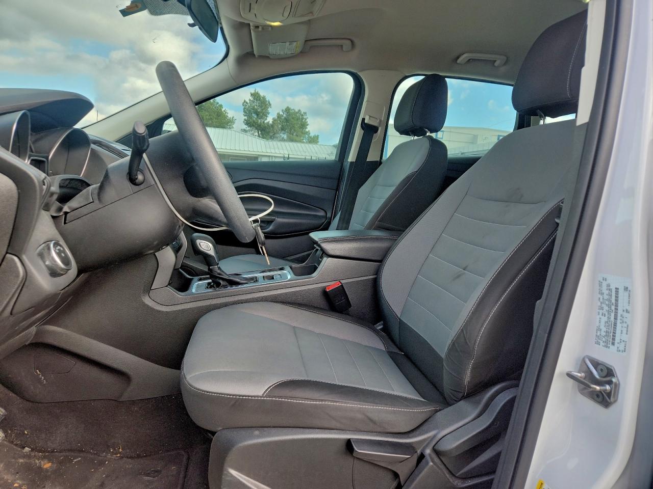 2017 FORD ESCAPE S photo 7