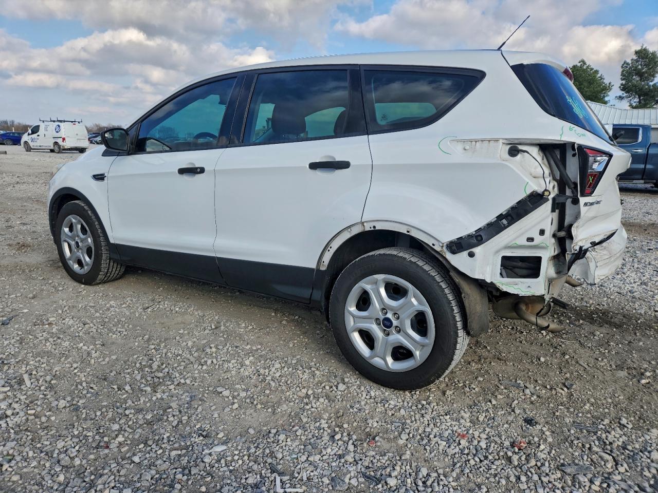 2017 FORD ESCAPE S photo 2