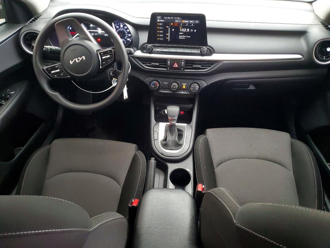 2024 KIA FORTE LX photo 8