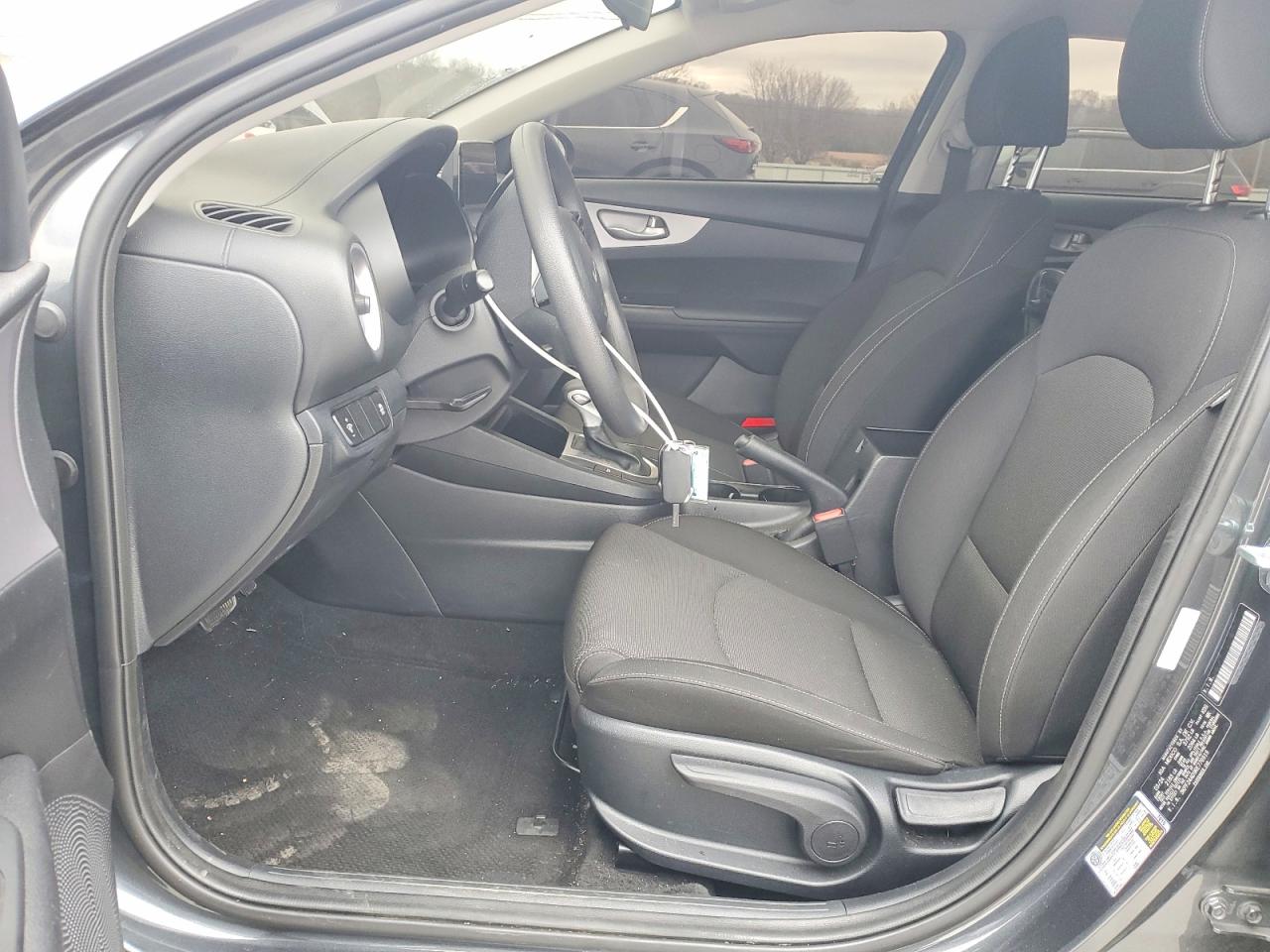 2024 KIA FORTE LX photo 7