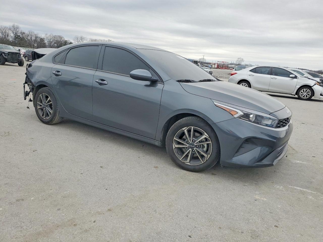 2024 KIA FORTE LX photo 4
