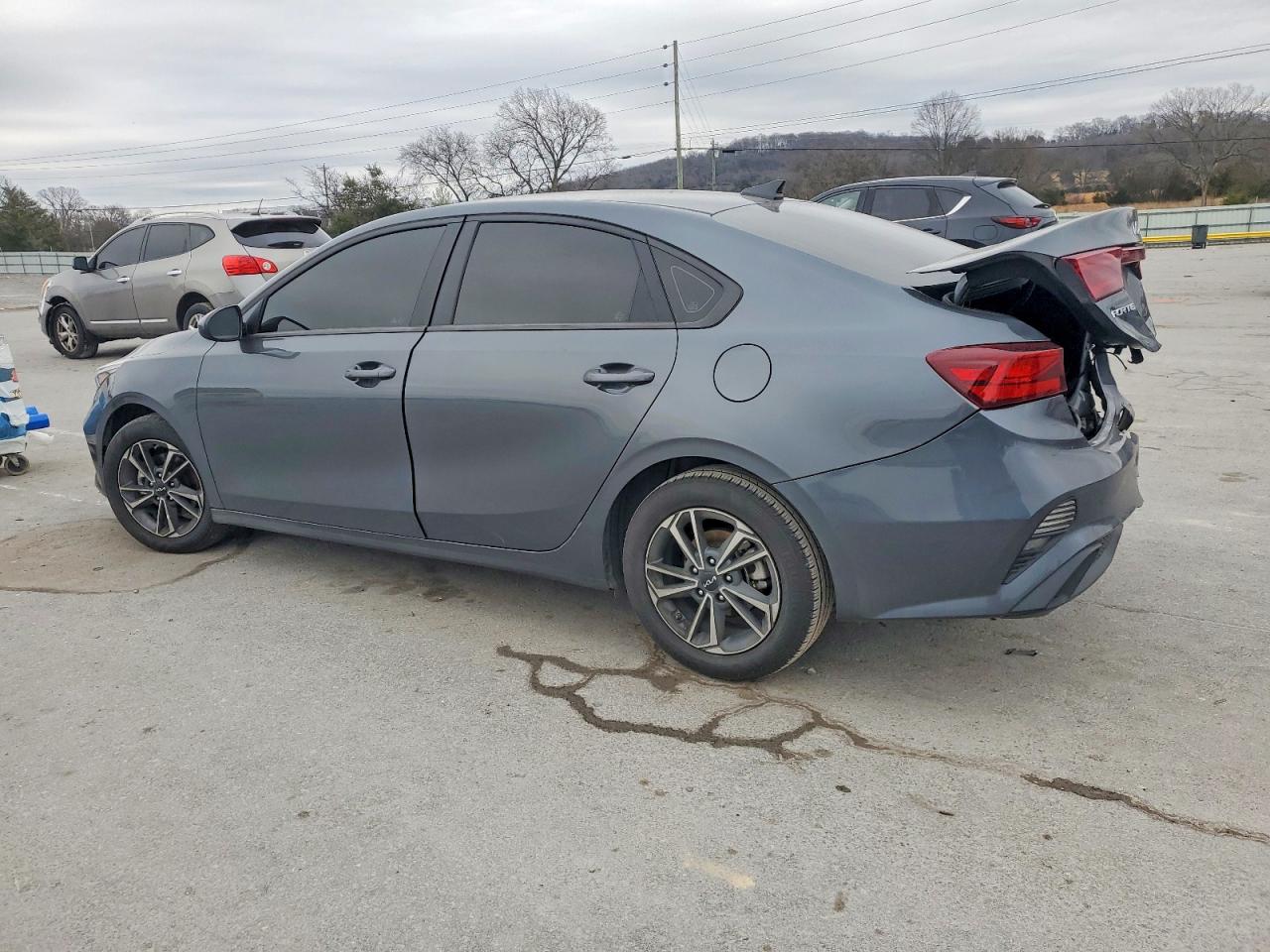 2024 KIA FORTE LX photo 2