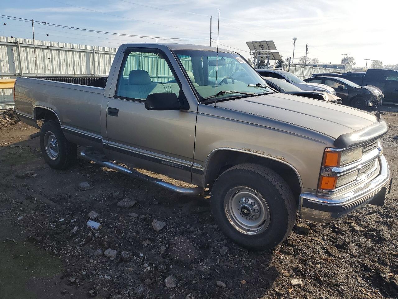 1999 CHEVROLET GMT-400 C2500 photo 4