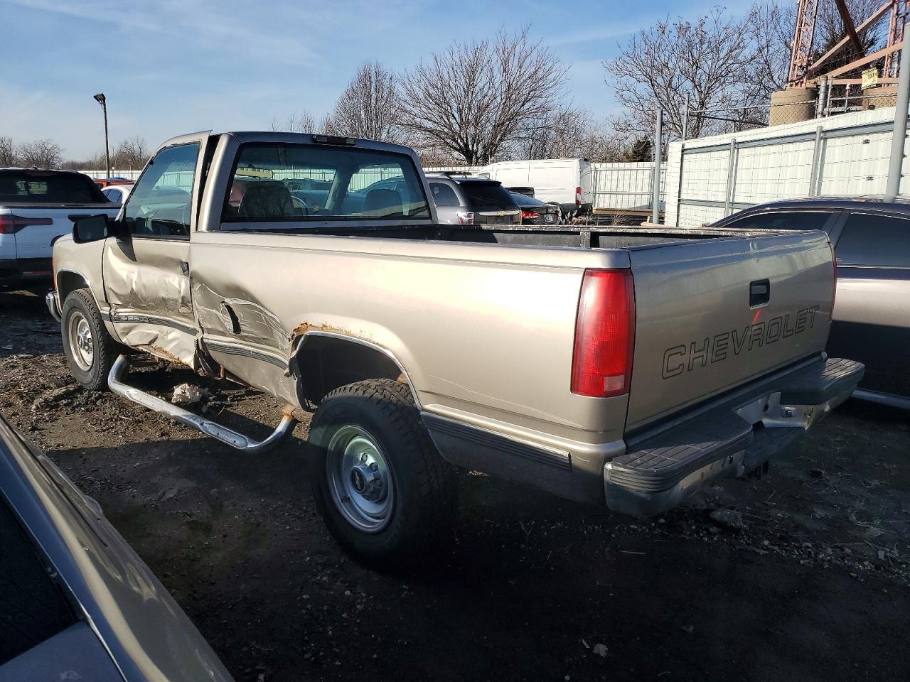 1999 CHEVROLET GMT-400 C2500 photo 2