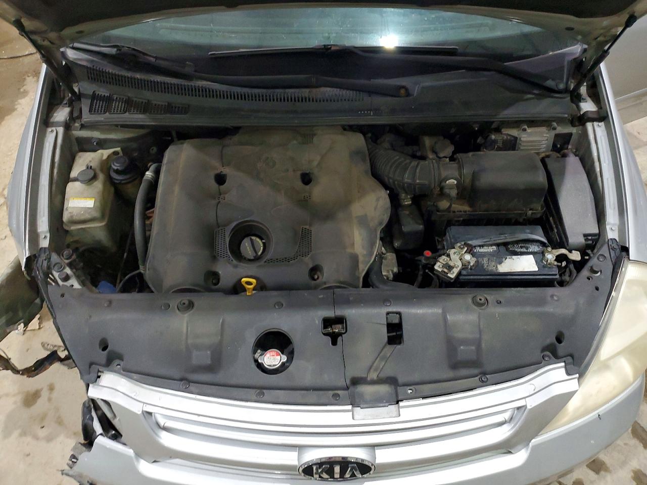 2009 KIA SEDONA photo 12