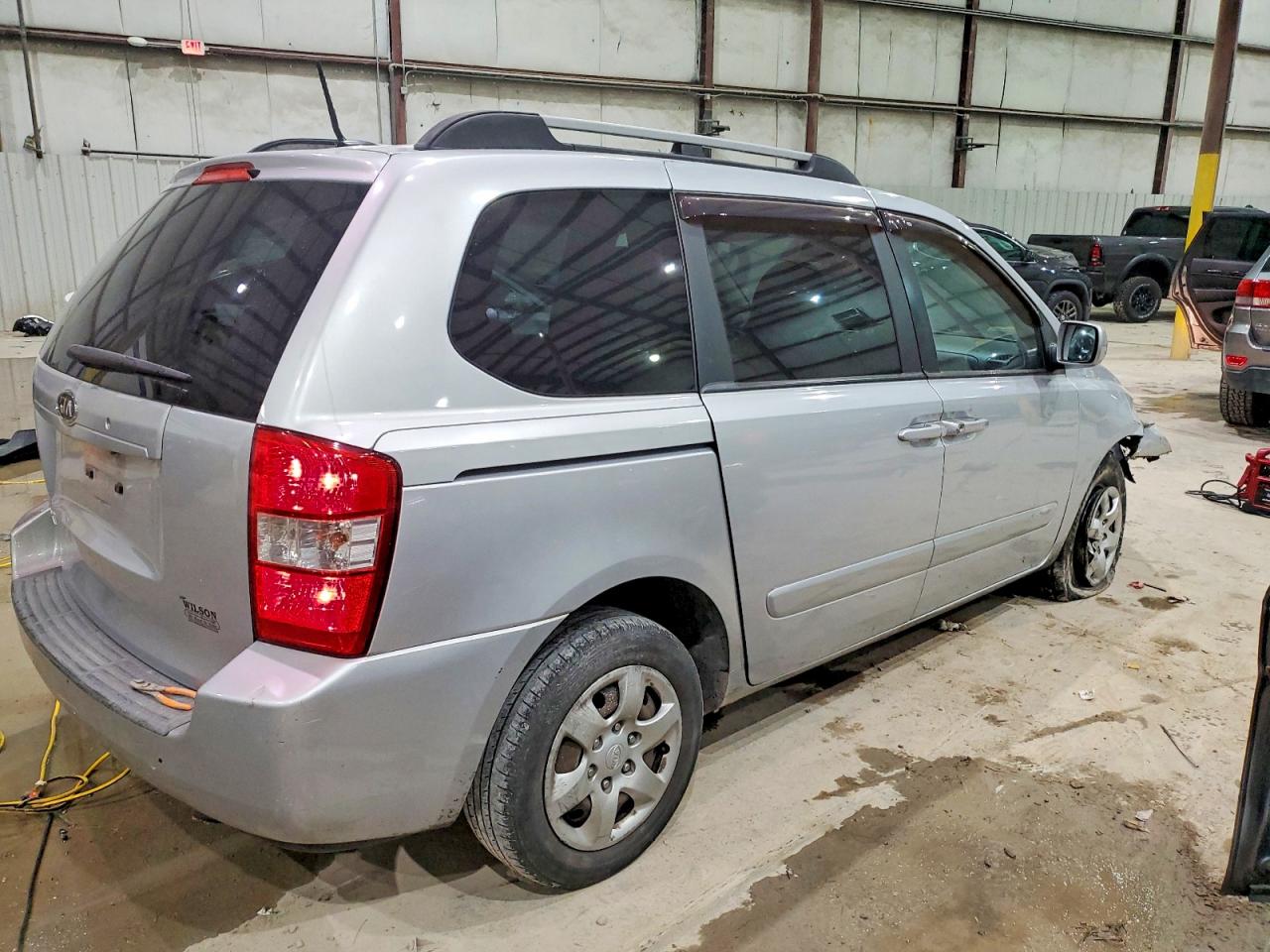 2009 KIA SEDONA photo 3