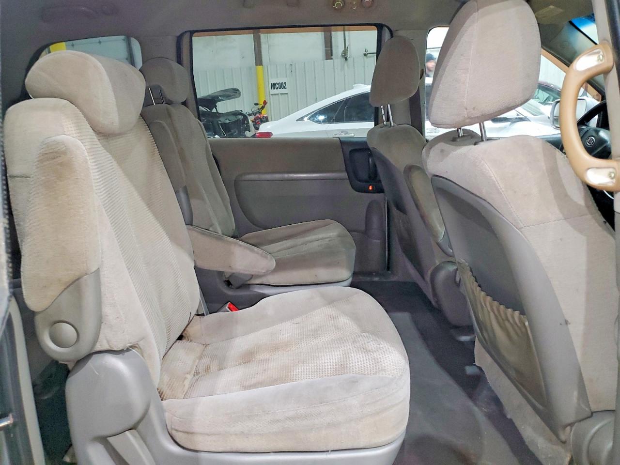 2009 KIA SEDONA photo 11