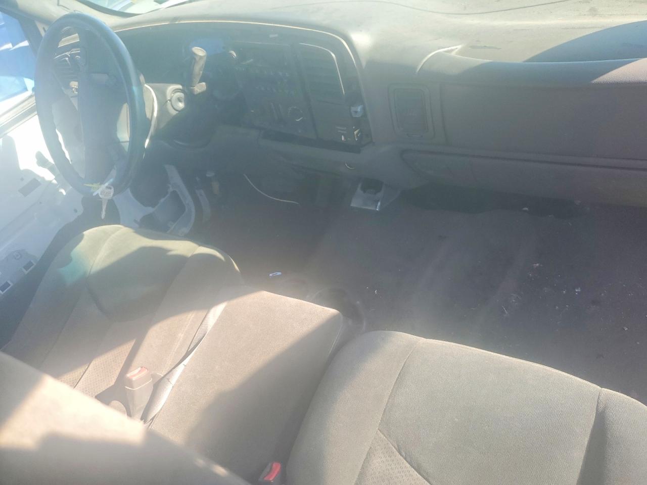 2004 CHEVROLET SILVERADO K1500 photo 8