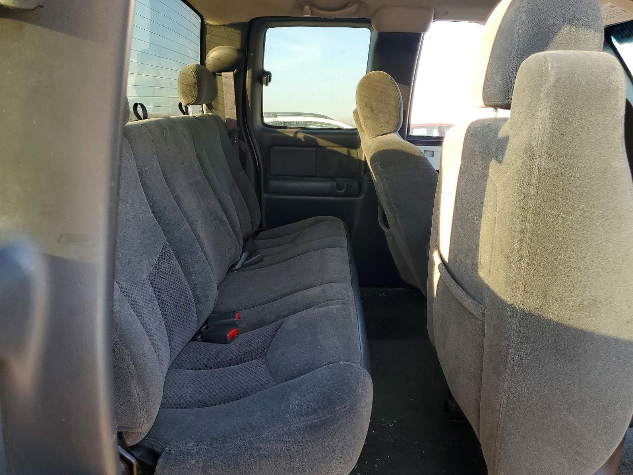 2004 CHEVROLET SILVERADO K1500 photo 10
