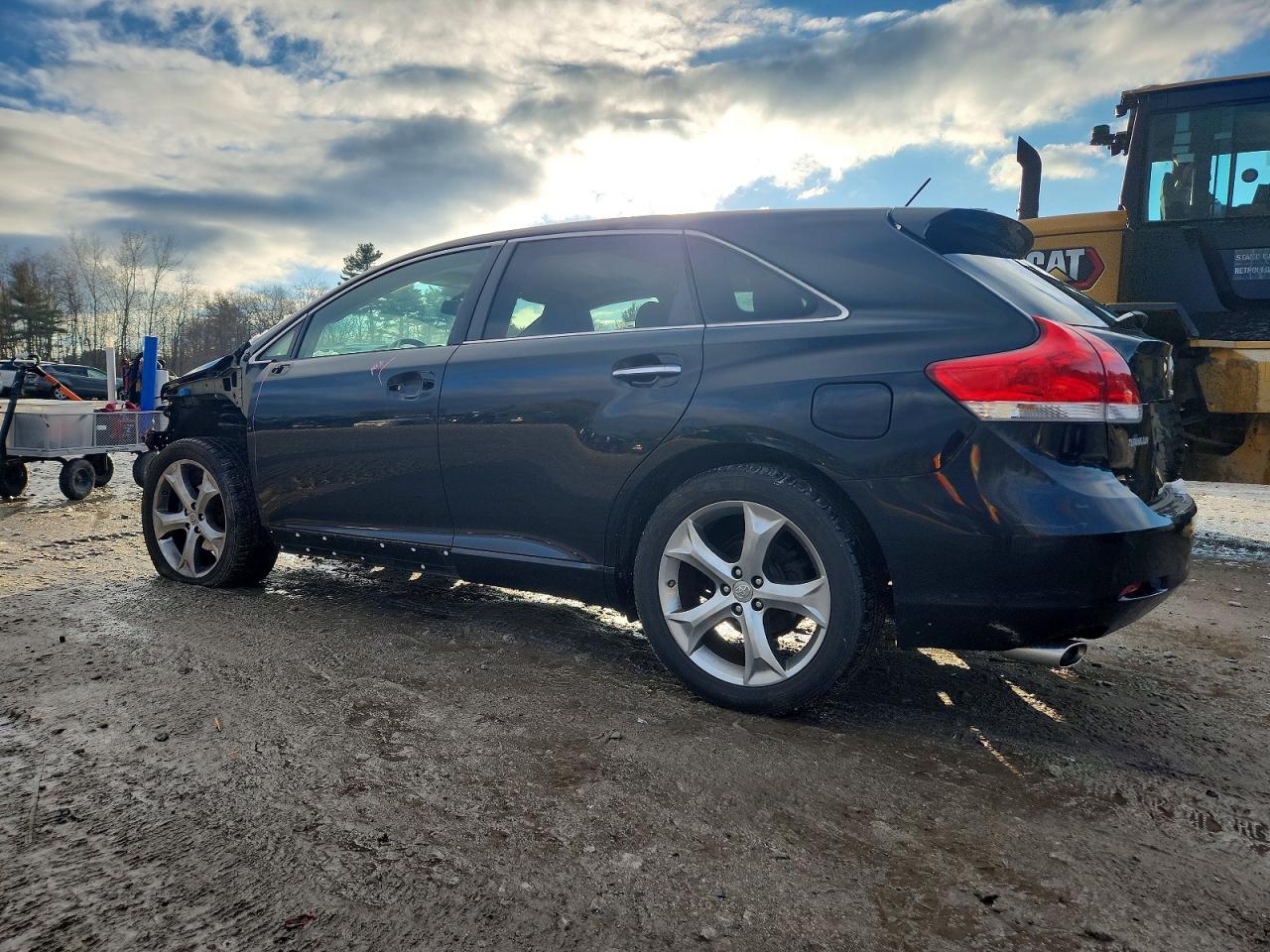 2010 TOYOTA VENZA photo 2
