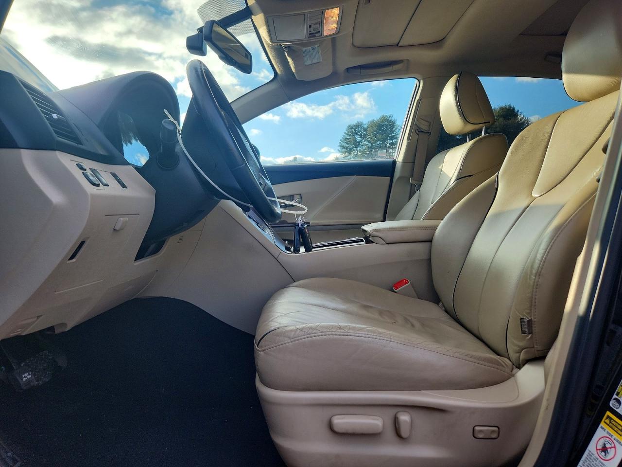 2010 TOYOTA VENZA photo 7