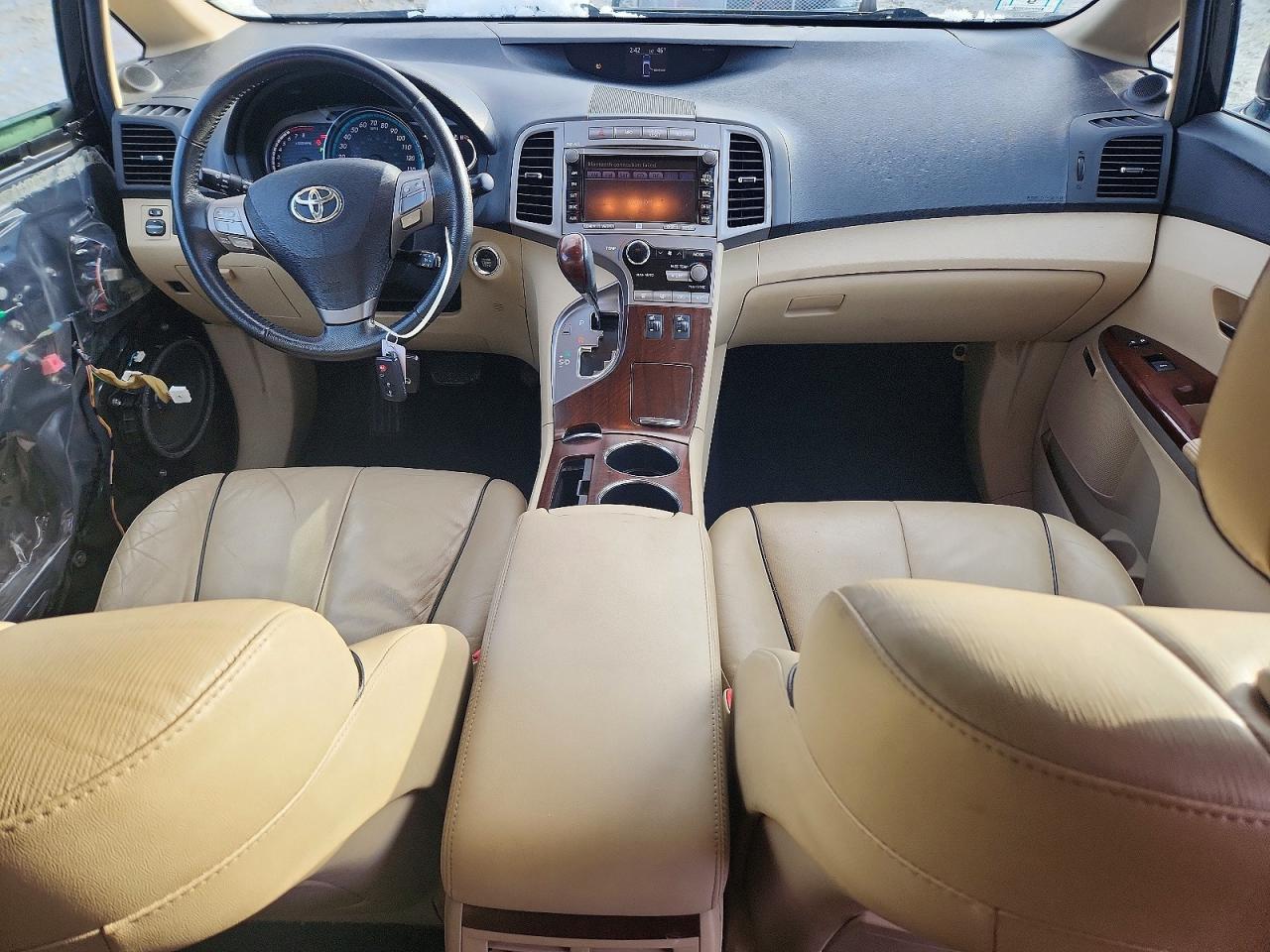 2010 TOYOTA VENZA photo 8