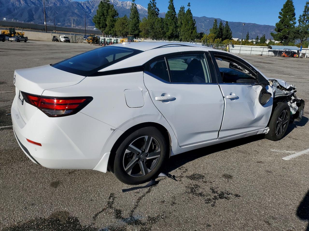 2025 NISSAN SENTRA SV photo 3