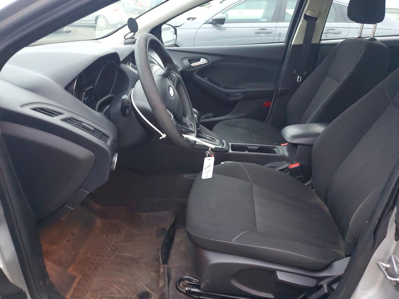 2018 FORD FOCUS SE photo 13