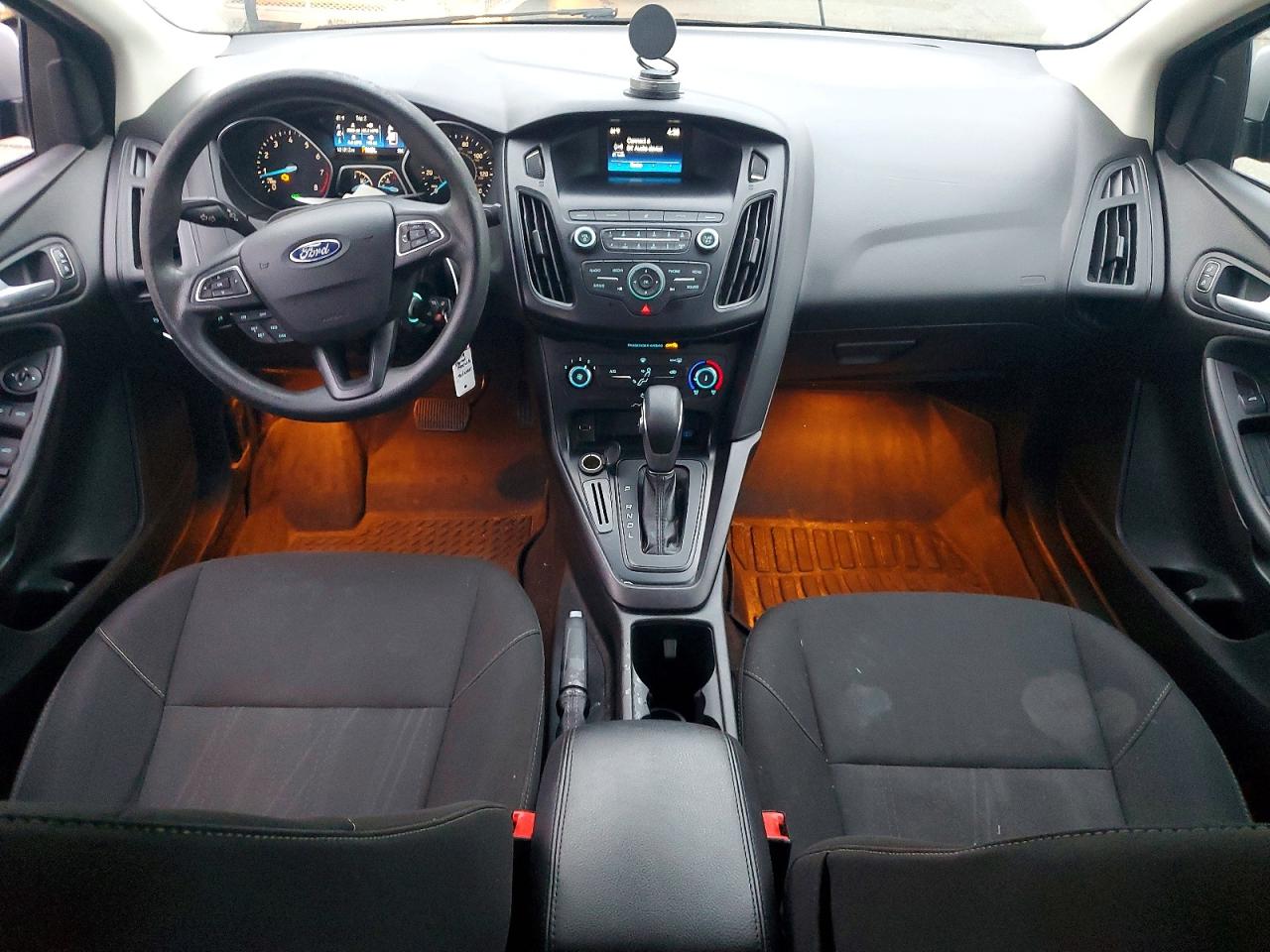 2018 FORD FOCUS SE photo 15