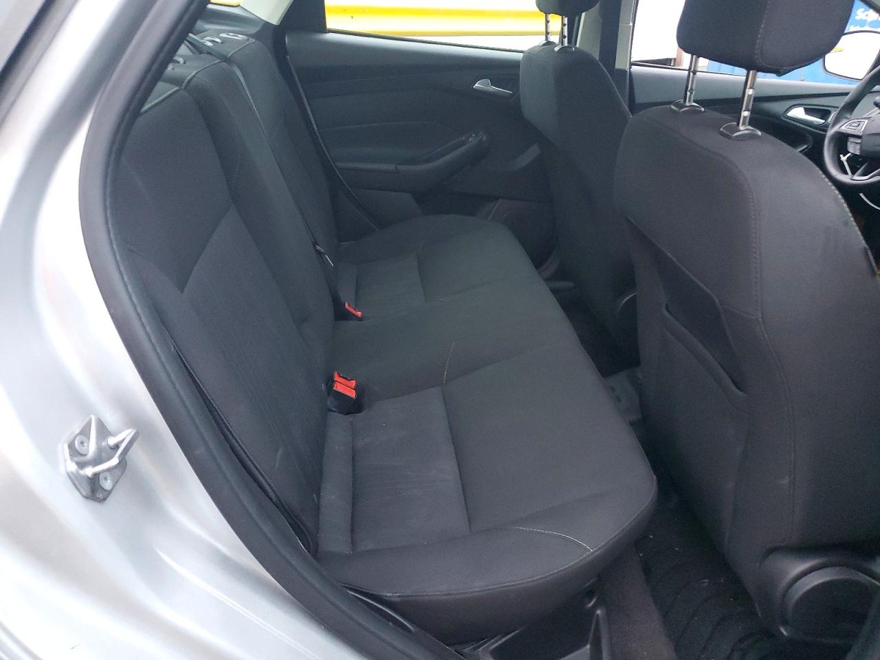2018 FORD FOCUS SE photo 19