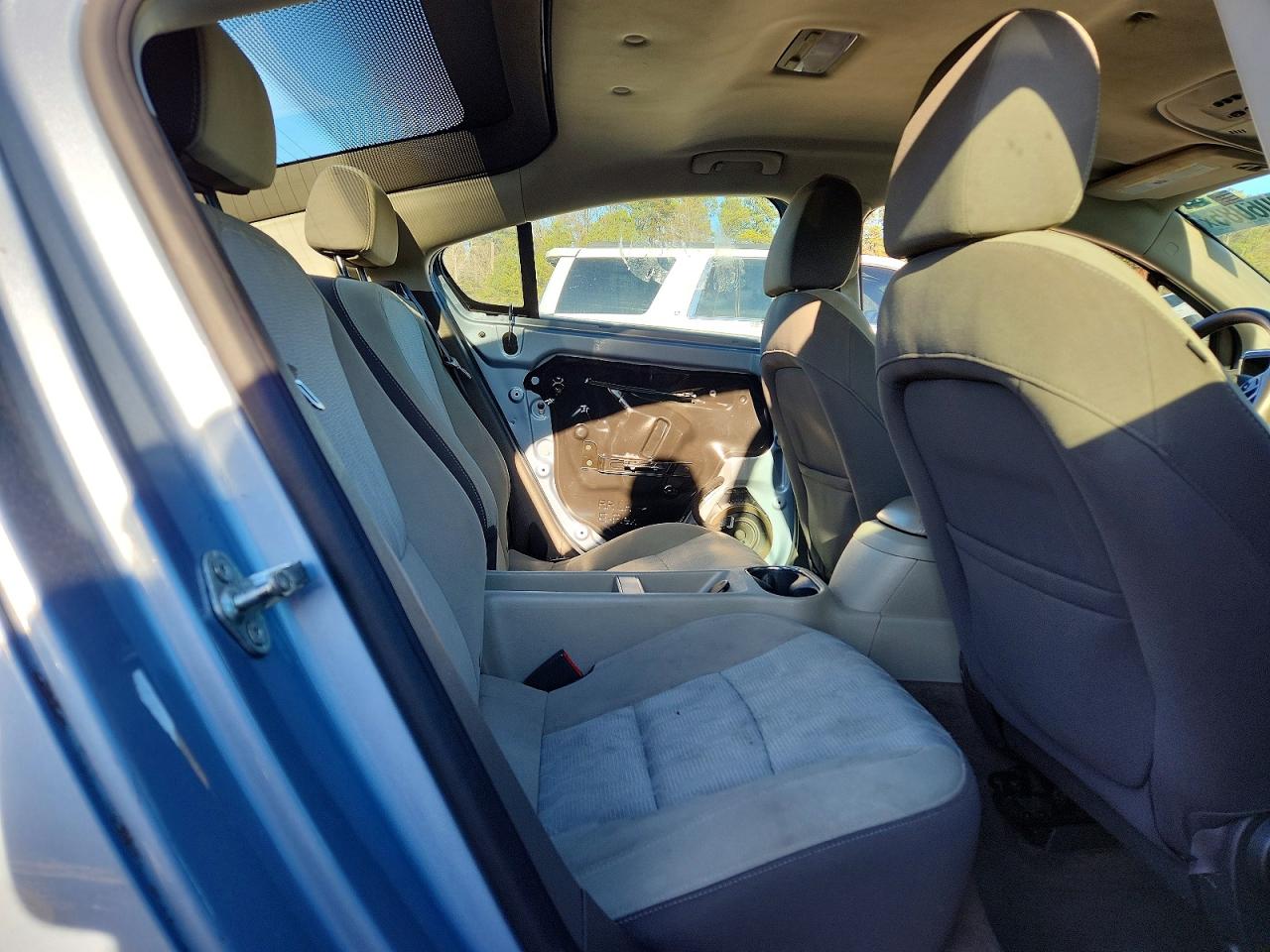 2014 CHEVROLET VOLT photo 11