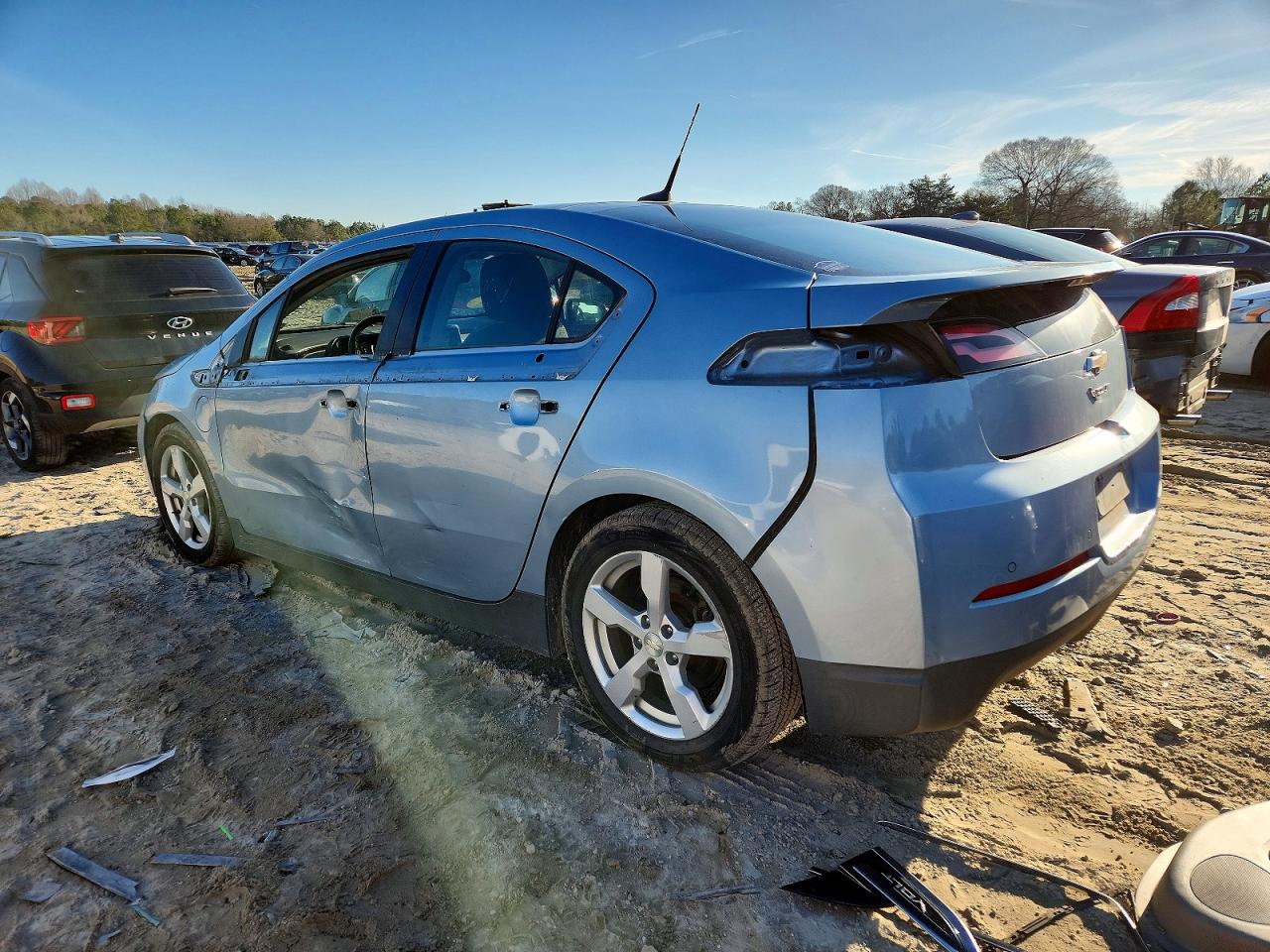 2014 CHEVROLET VOLT photo 2