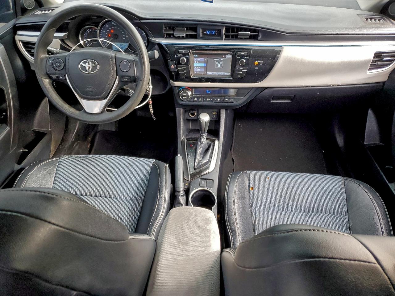2014 TOYOTA COROLLA L photo 15