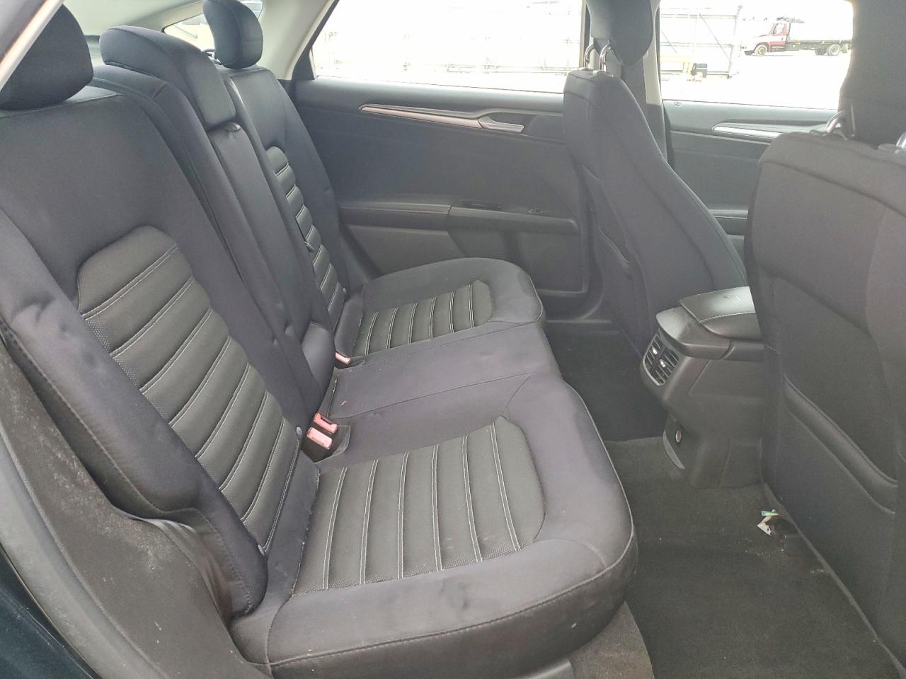 2014 FORD FUSION SE photo 19