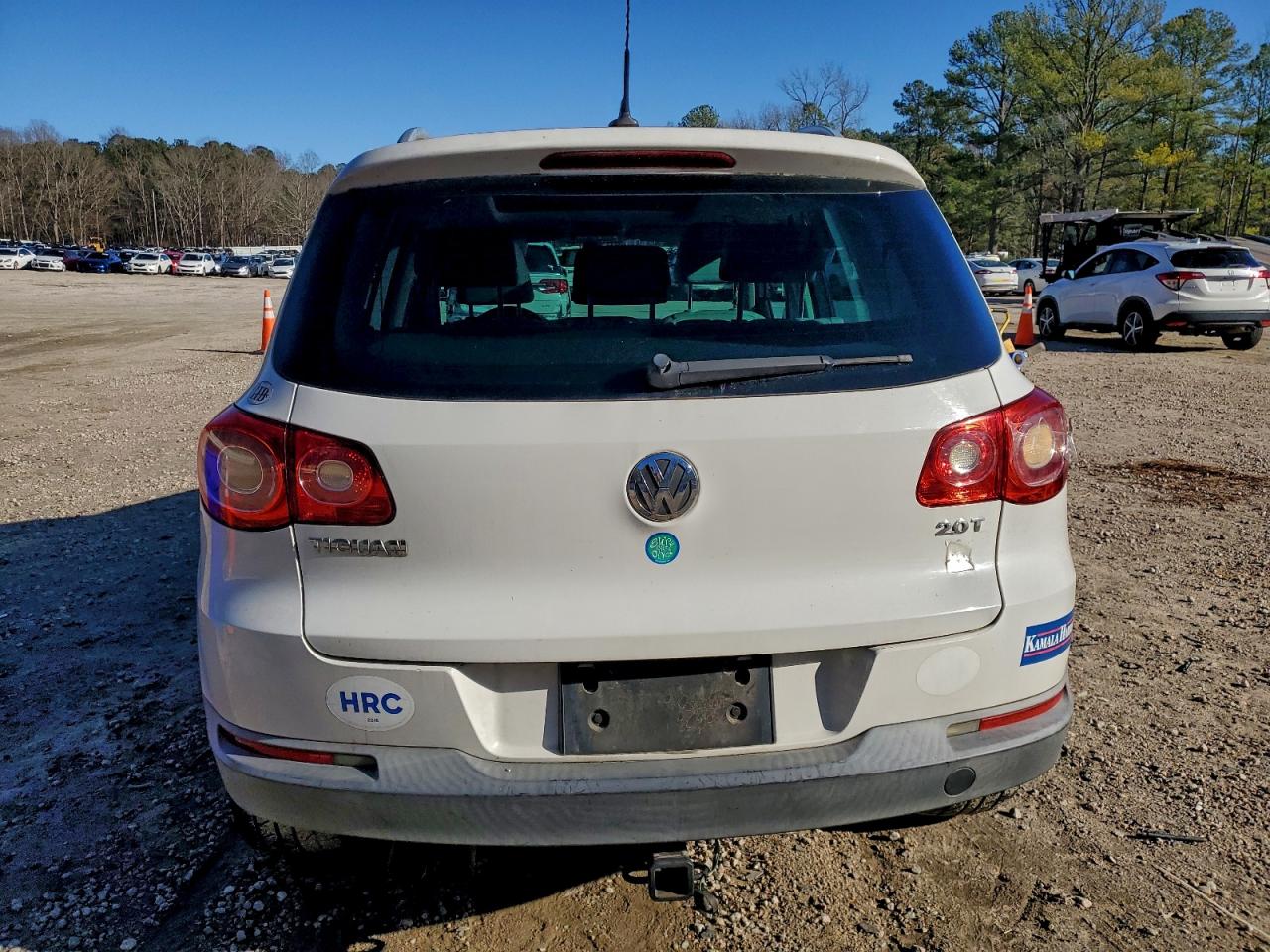 2011 VOLKSWAGEN TIGUAN S photo 11