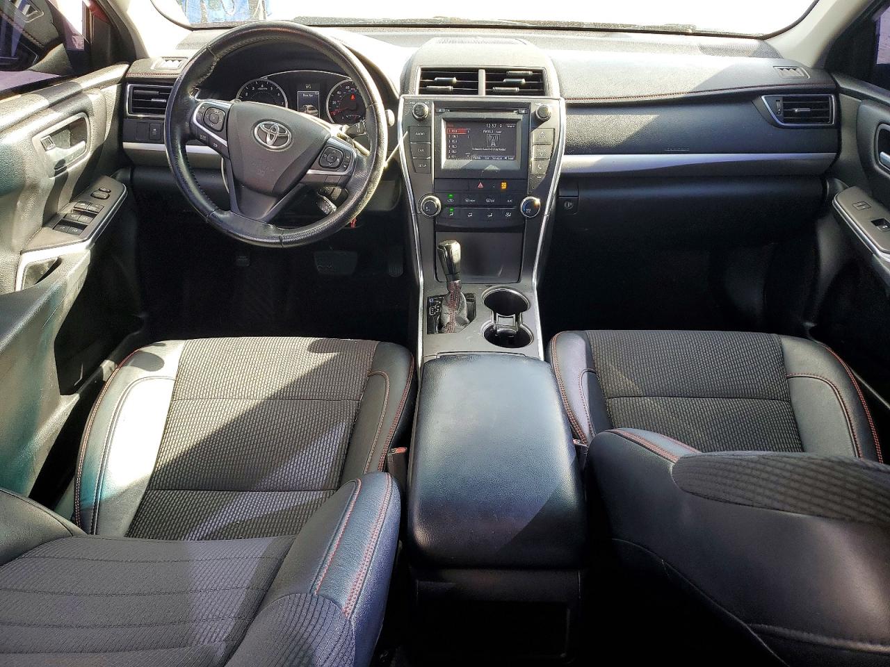 2017 TOYOTA CAMRY LE photo 8
