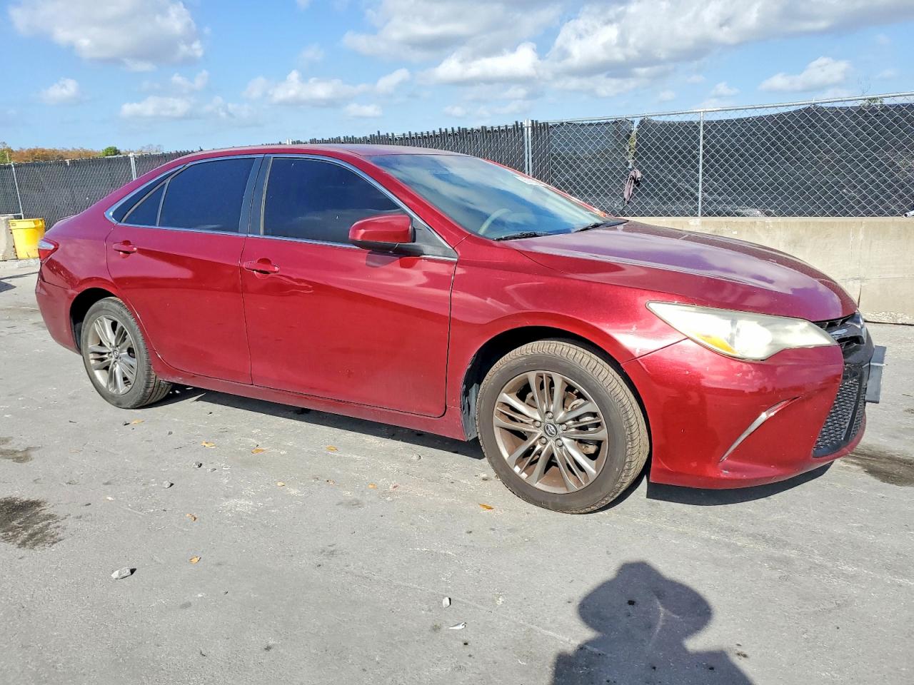 2017 TOYOTA CAMRY LE photo 4