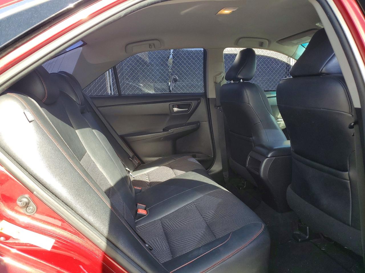2017 TOYOTA CAMRY LE photo 10