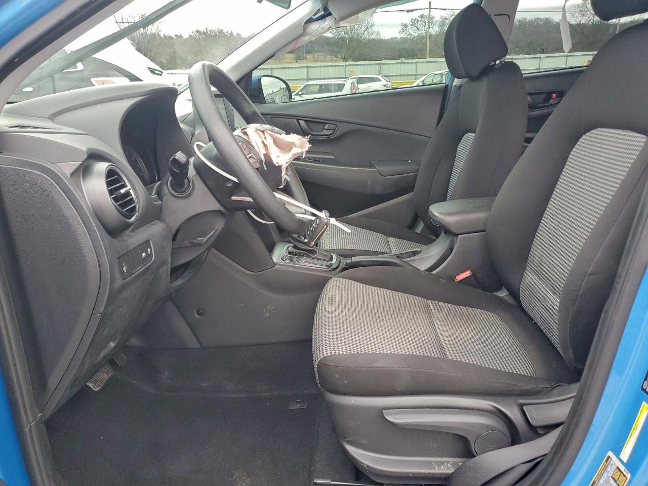 2020 HYUNDAI KONA SE photo 7