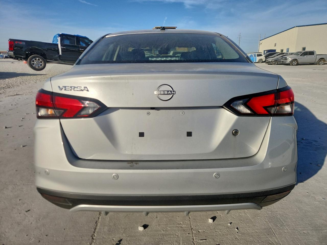 2024 NISSAN VERSA S photo 6