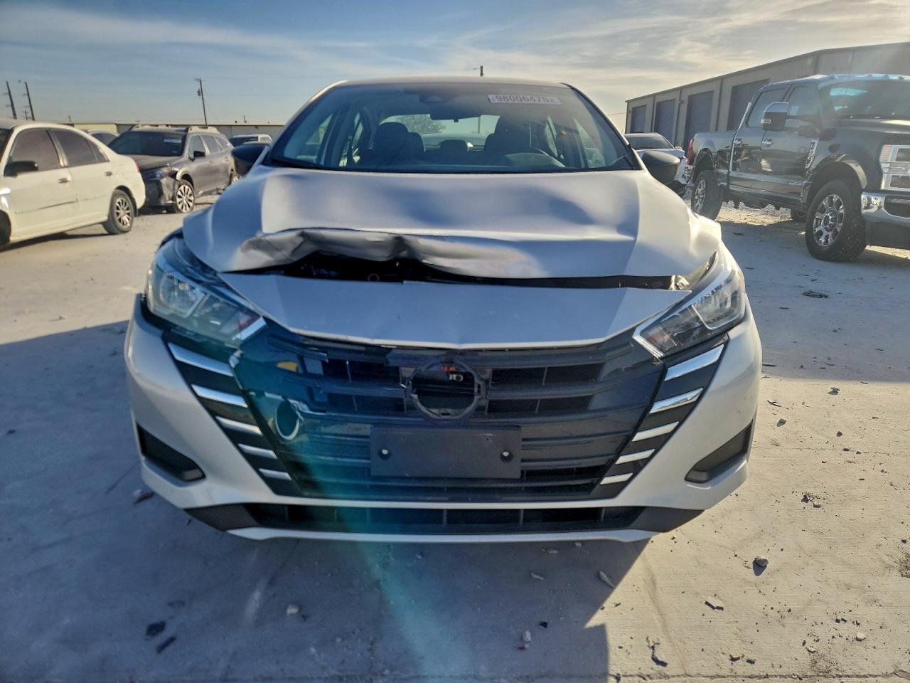 2024 NISSAN VERSA S photo 5