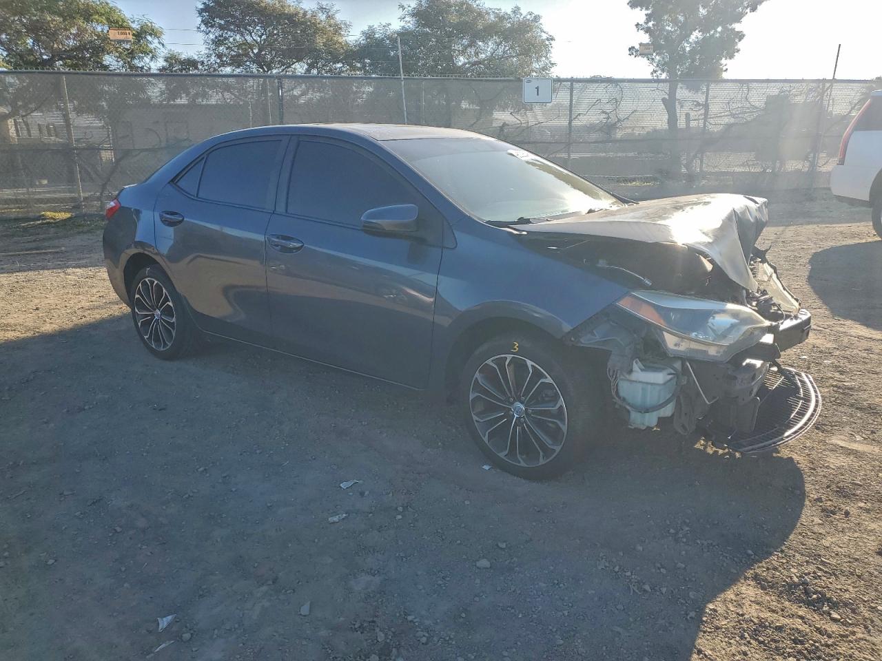 2016 TOYOTA COROLLA L photo 4
