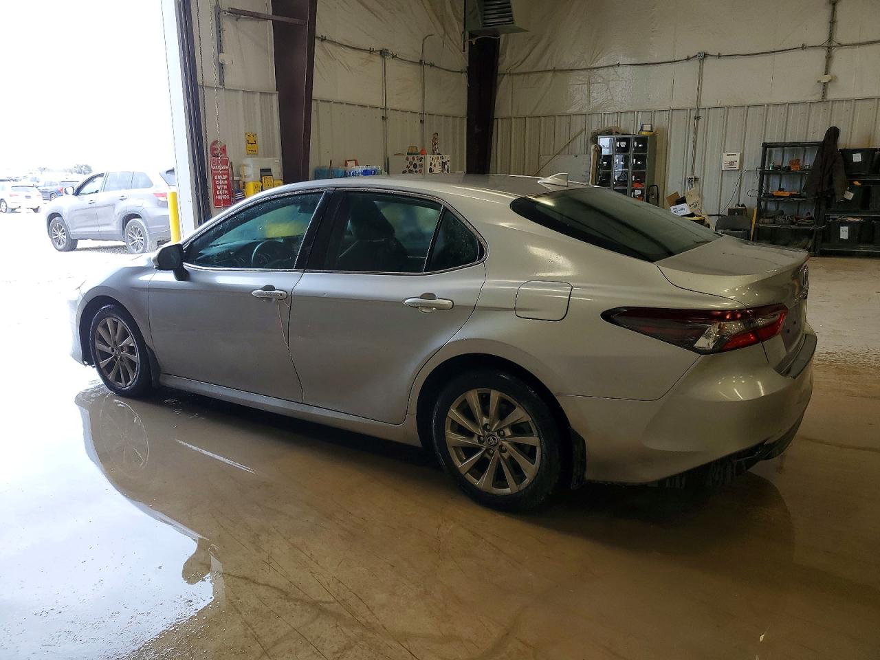 2023 TOYOTA CAMRY LE photo 2
