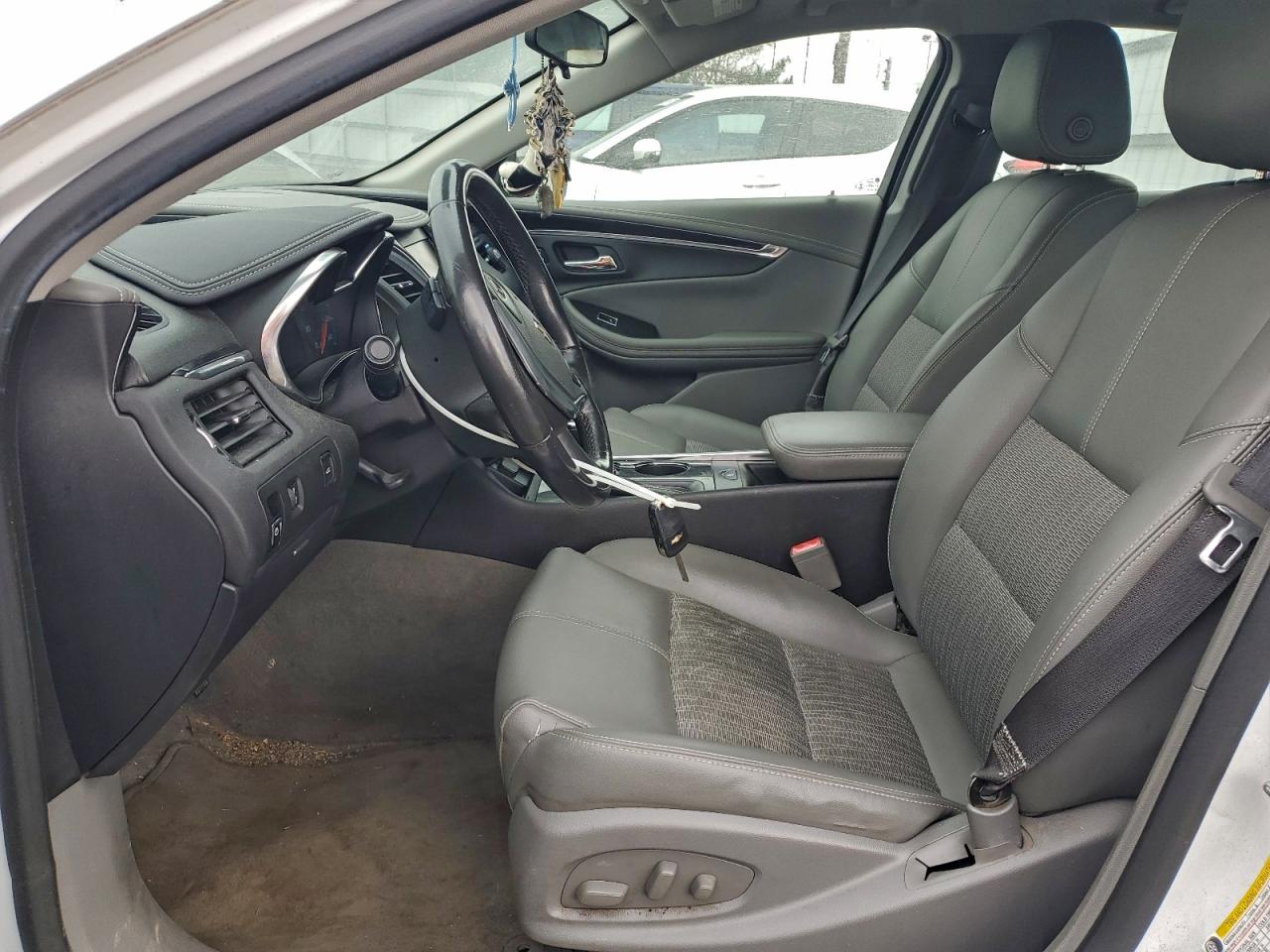 2018 CHEVROLET IMPALA LT photo 13