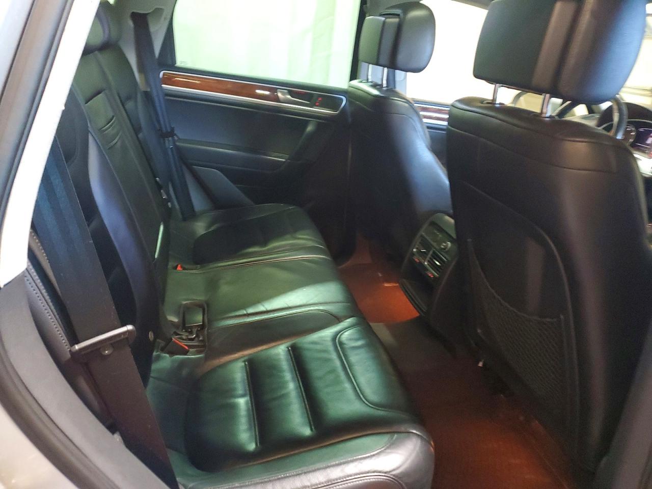 2012 VOLKSWAGEN TOUAREG V6 TDI photo 21