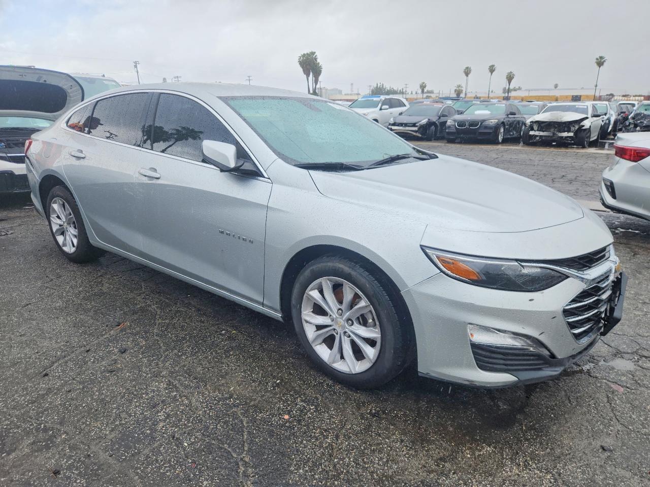 2022 CHEVROLET MALIBU LT photo 4