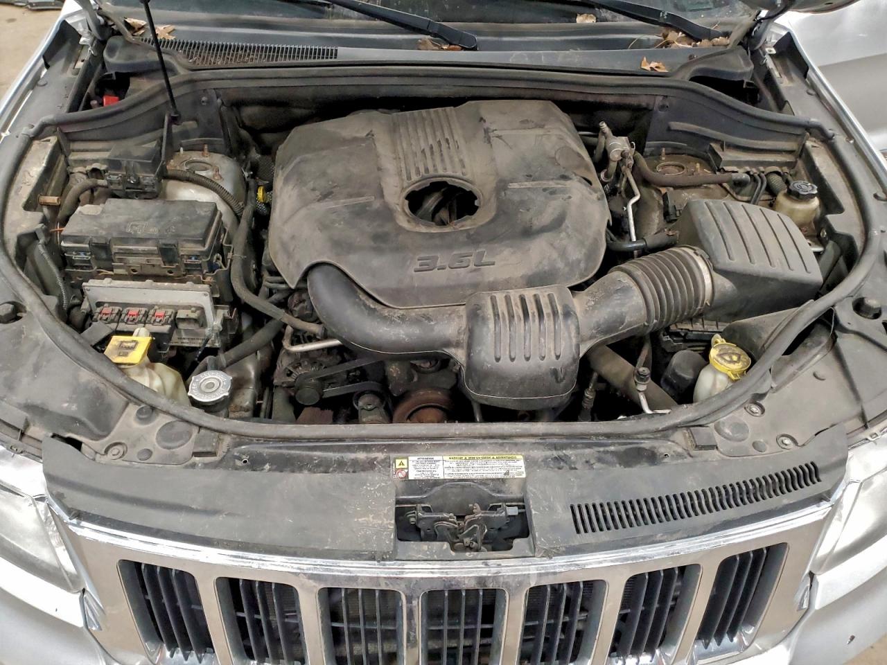 2011 JEEP GRAND CHEROKEE LAREDO photo 12