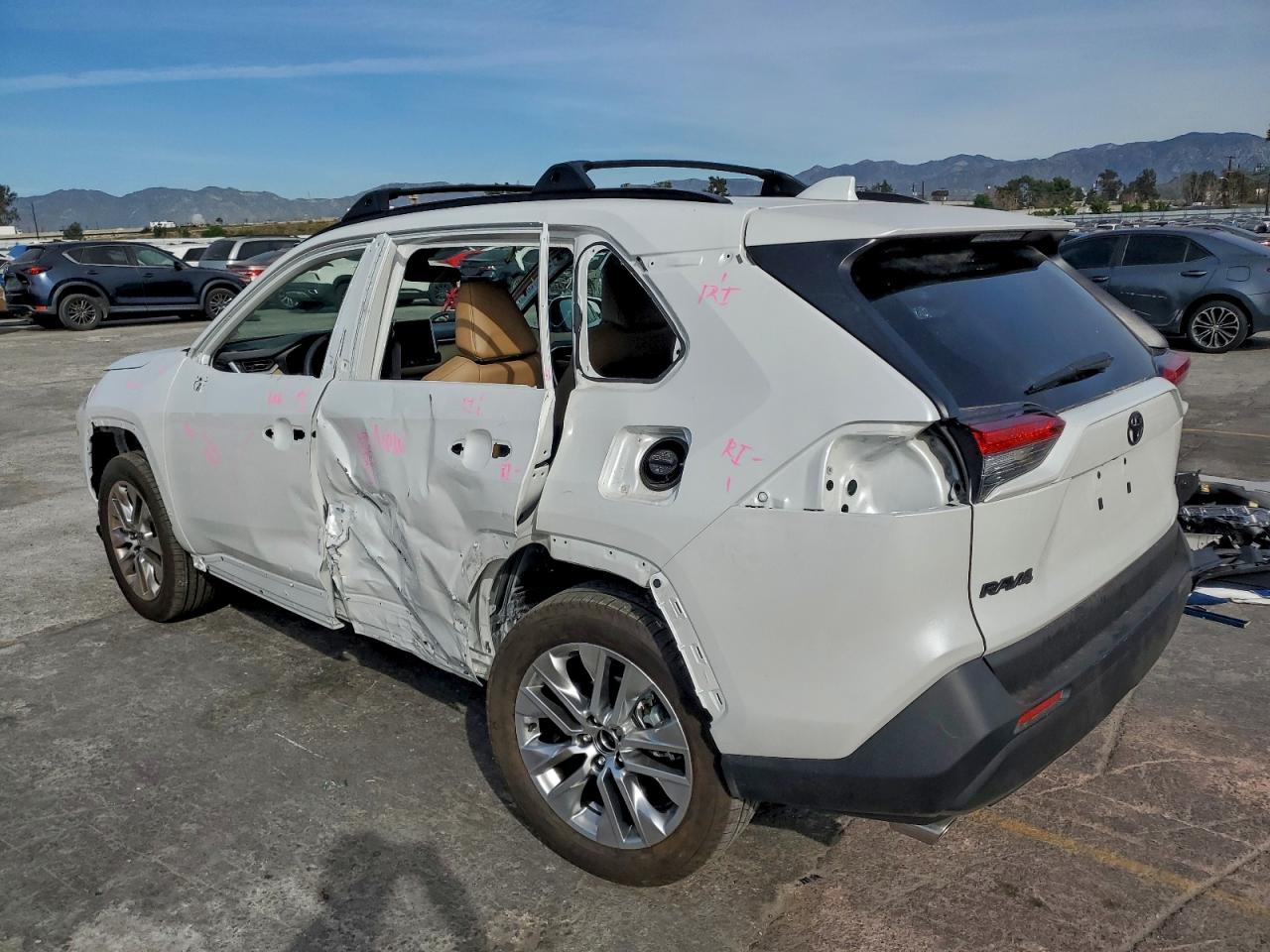 2025 TOYOTA RAV4 XLE PREMIUM photo 2