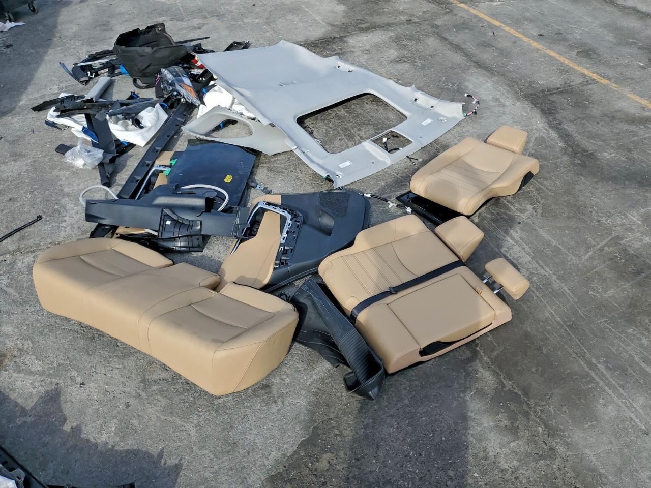 2025 TOYOTA RAV4 XLE PREMIUM photo 13