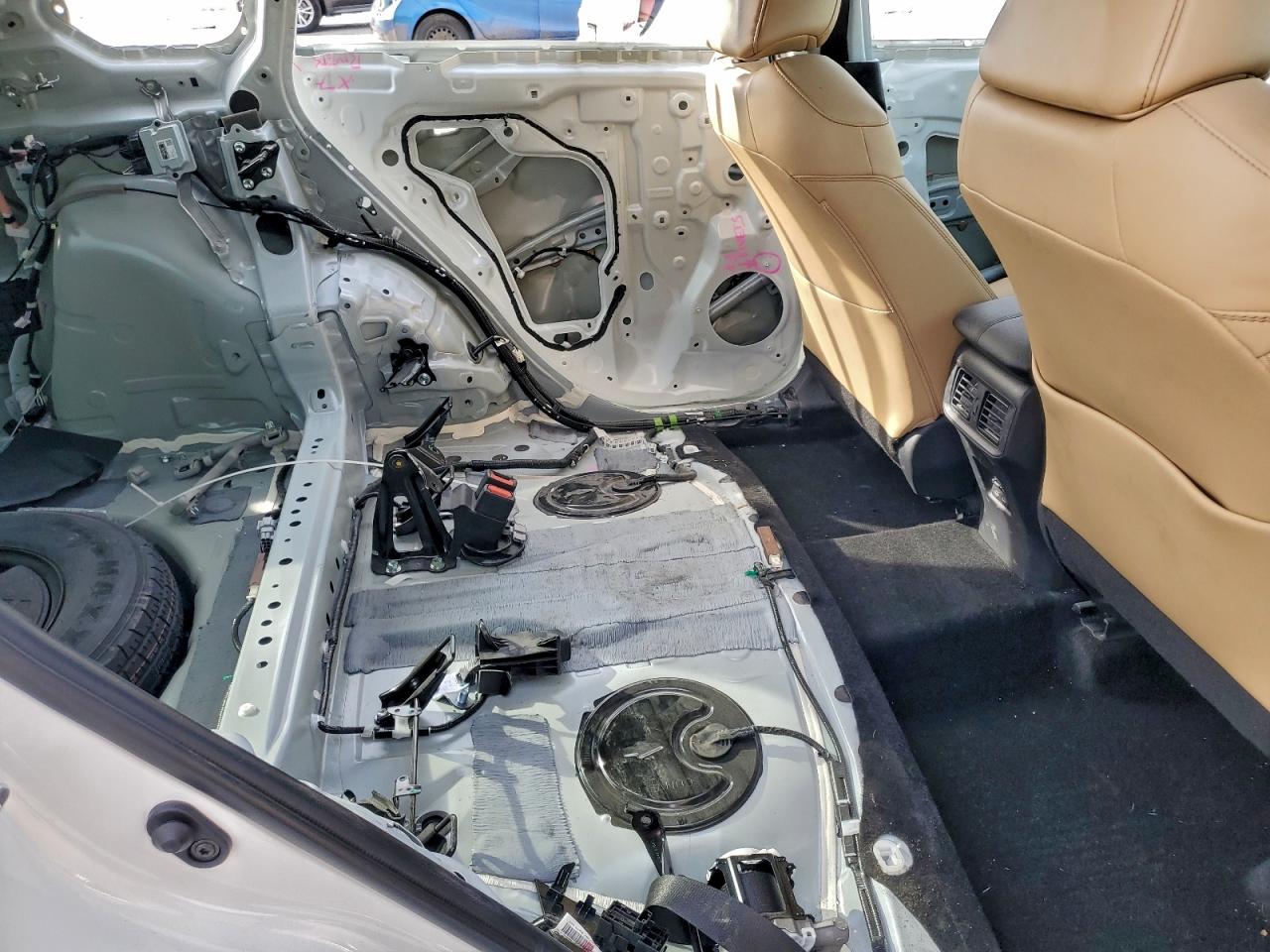 2025 TOYOTA RAV4 XLE PREMIUM photo 11