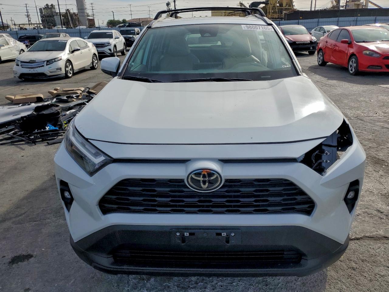 2025 TOYOTA RAV4 XLE PREMIUM photo 5