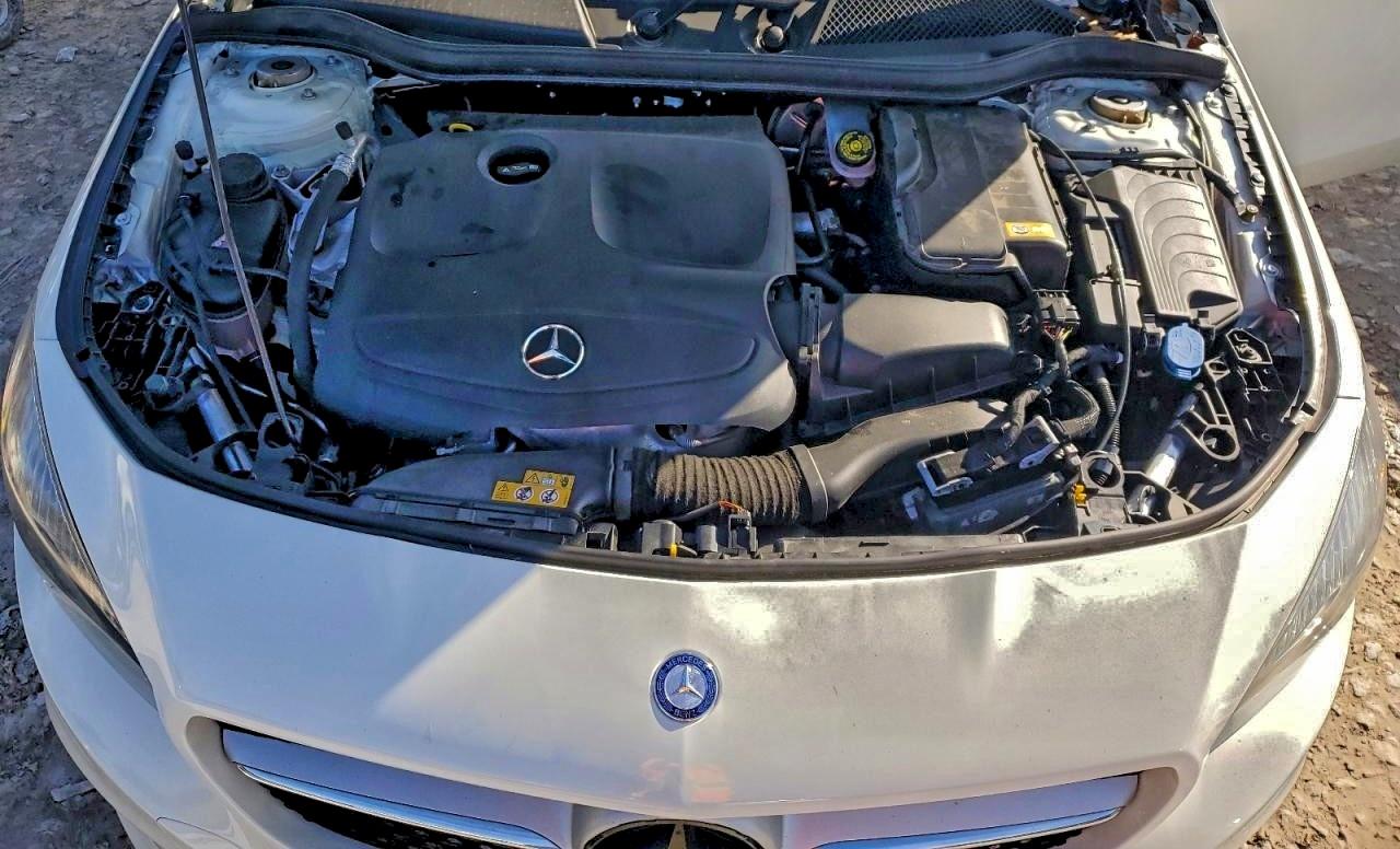 2016 MERCEDES-BENZ CLA 250 4MATIC photo 11