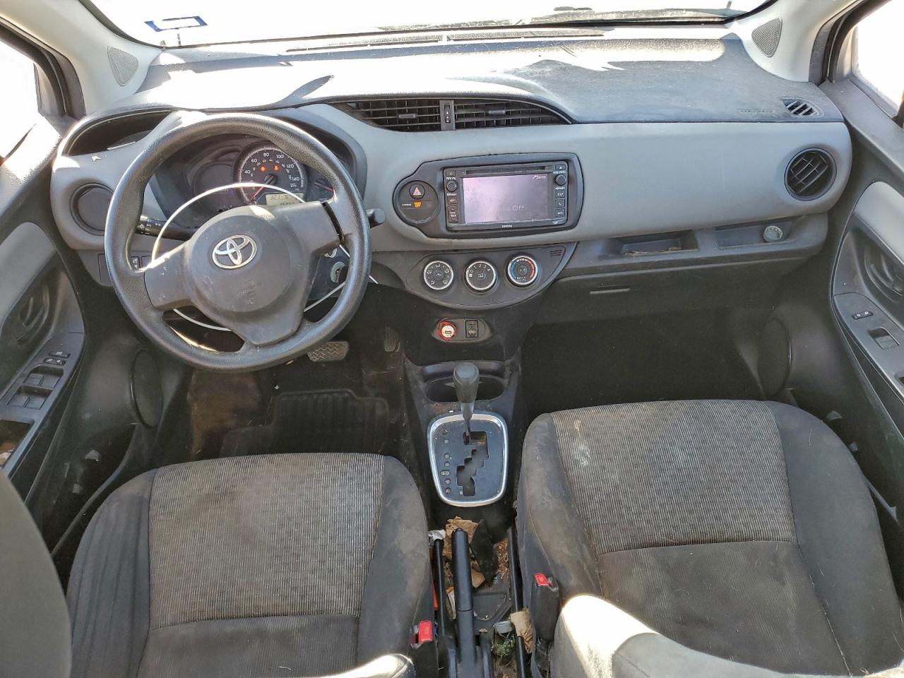 2016 TOYOTA YARIS L photo 8